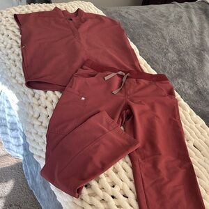 Figs Women's Scrub Set in Rust Red